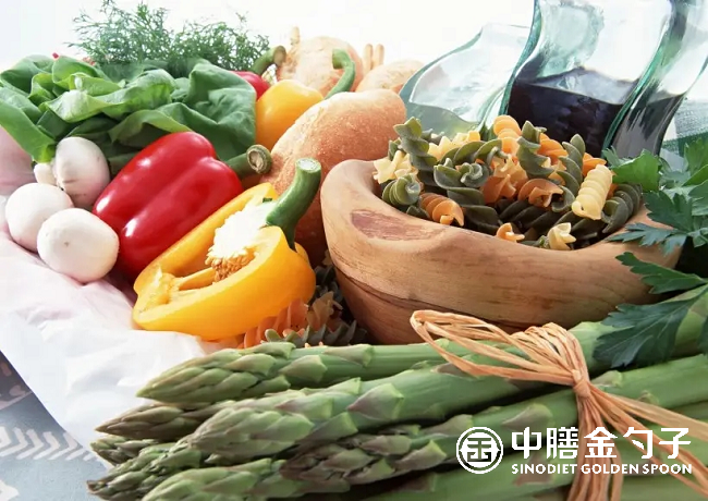 央廚預制菜引領(lǐng)餐飲業(yè)變革，提升生活品質(zhì).png